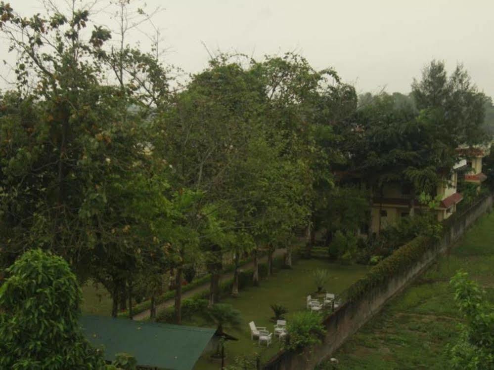 Hotel Rainforest سوراها المظهر الخارجي الصورة