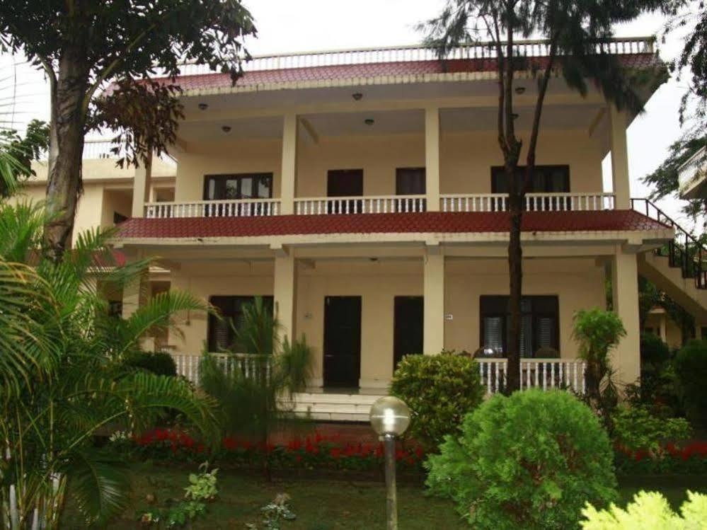 Hotel Rainforest سوراها المظهر الخارجي الصورة