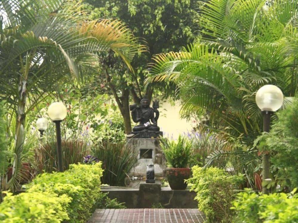 Hotel Rainforest سوراها المظهر الخارجي الصورة