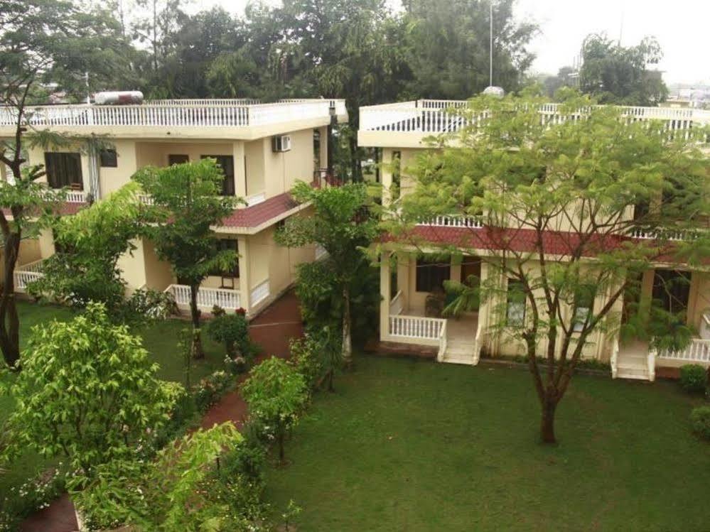 Hotel Rainforest سوراها المظهر الخارجي الصورة